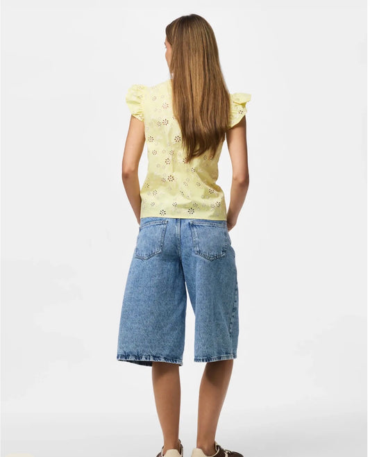 PIECES BANNA SLEEVELESS V-NECK TOP FRENCH VANILLA