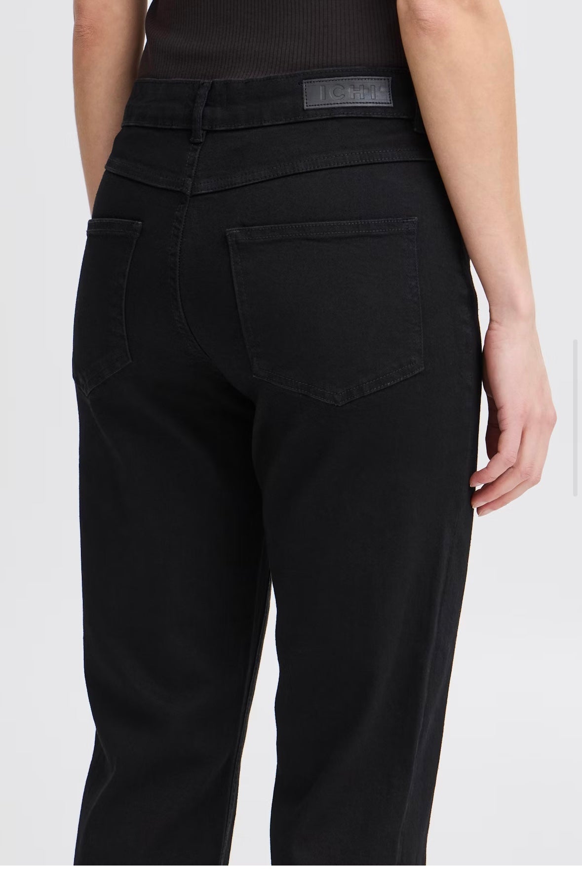 ICHI TWIGGY RAVEN CROPPED JEANS BLACK 20110967