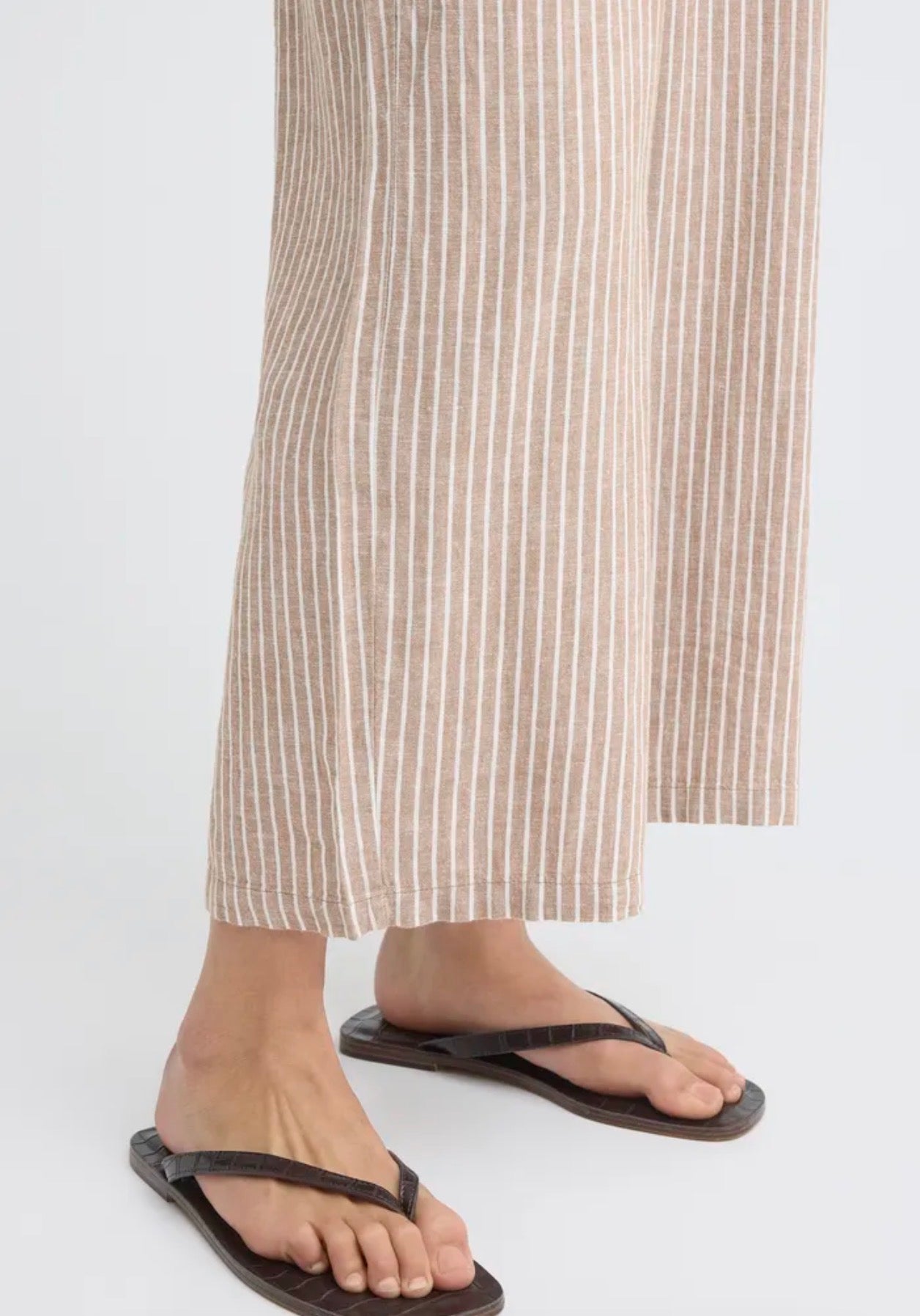 B YOUNG FALAKKA CROP TROUSERS 20813083 WOODSMOKE STRIPE BROWN