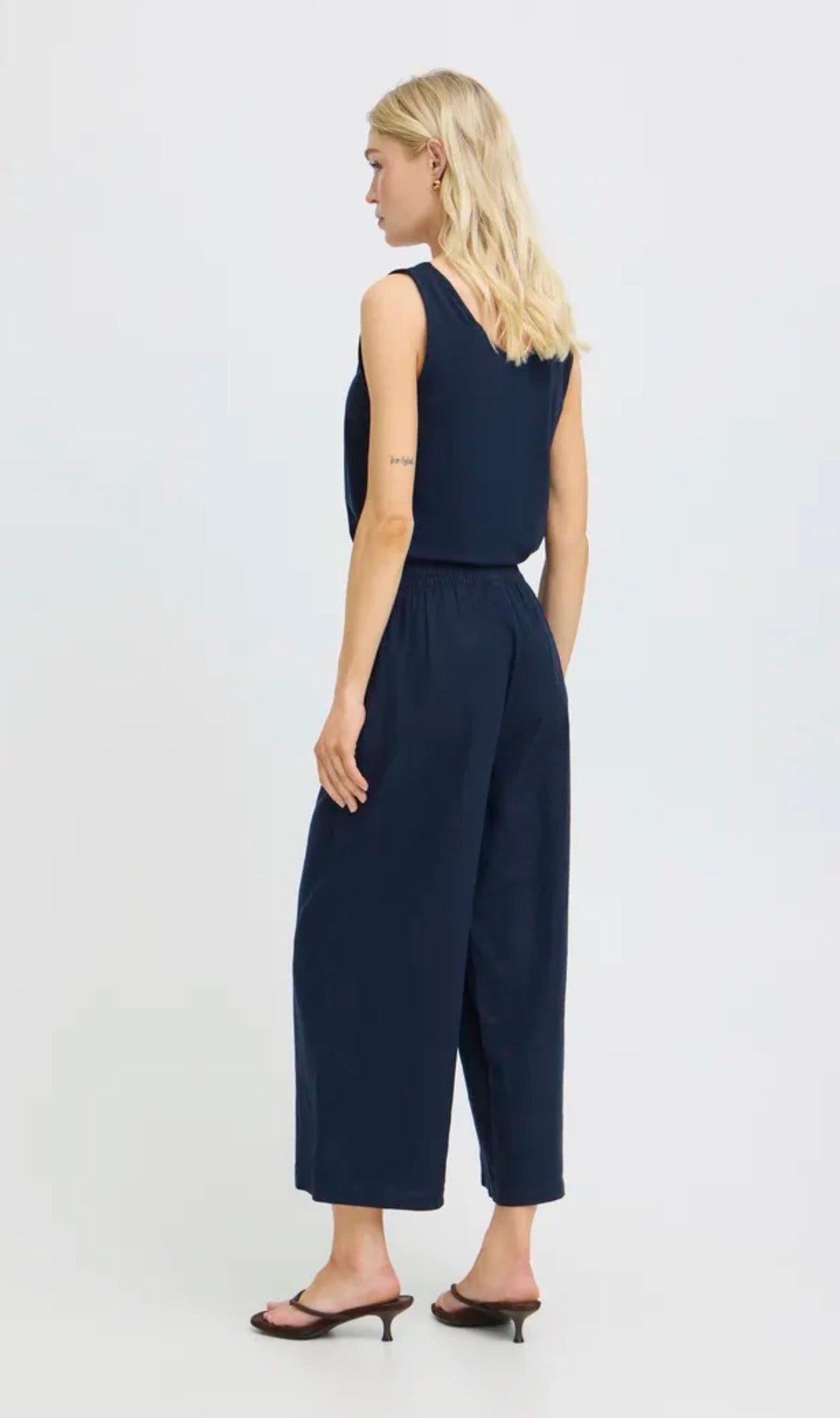 B YOUNG FALAKKA CROP TROUSERS 20813083 COPENHAGAN NIGHT