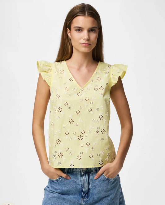 PIECES BANNA SLEEVELESS V-NECK TOP FRENCH VANILLA