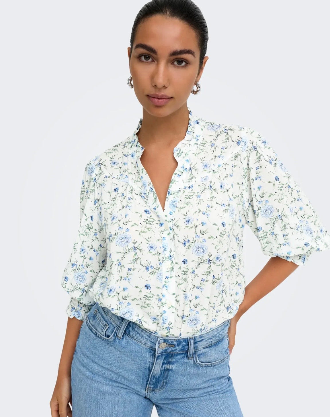 ONLY RAYA 3/4 SLEEVE SHIRT - CLOUD DANCER/RIE FLOWER