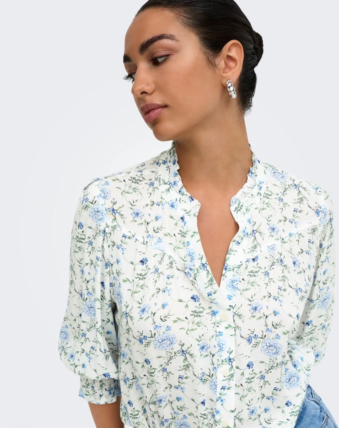 ONLY RAYA 3/4 SLEEVE SHIRT - CLOUD DANCER/RIE FLOWER