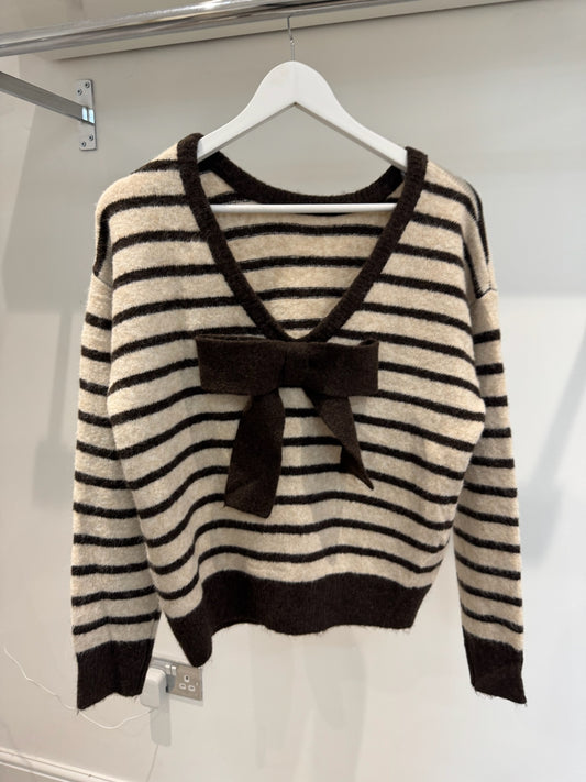BELLA BOW BACK JUMPER IN CHOCOLATE