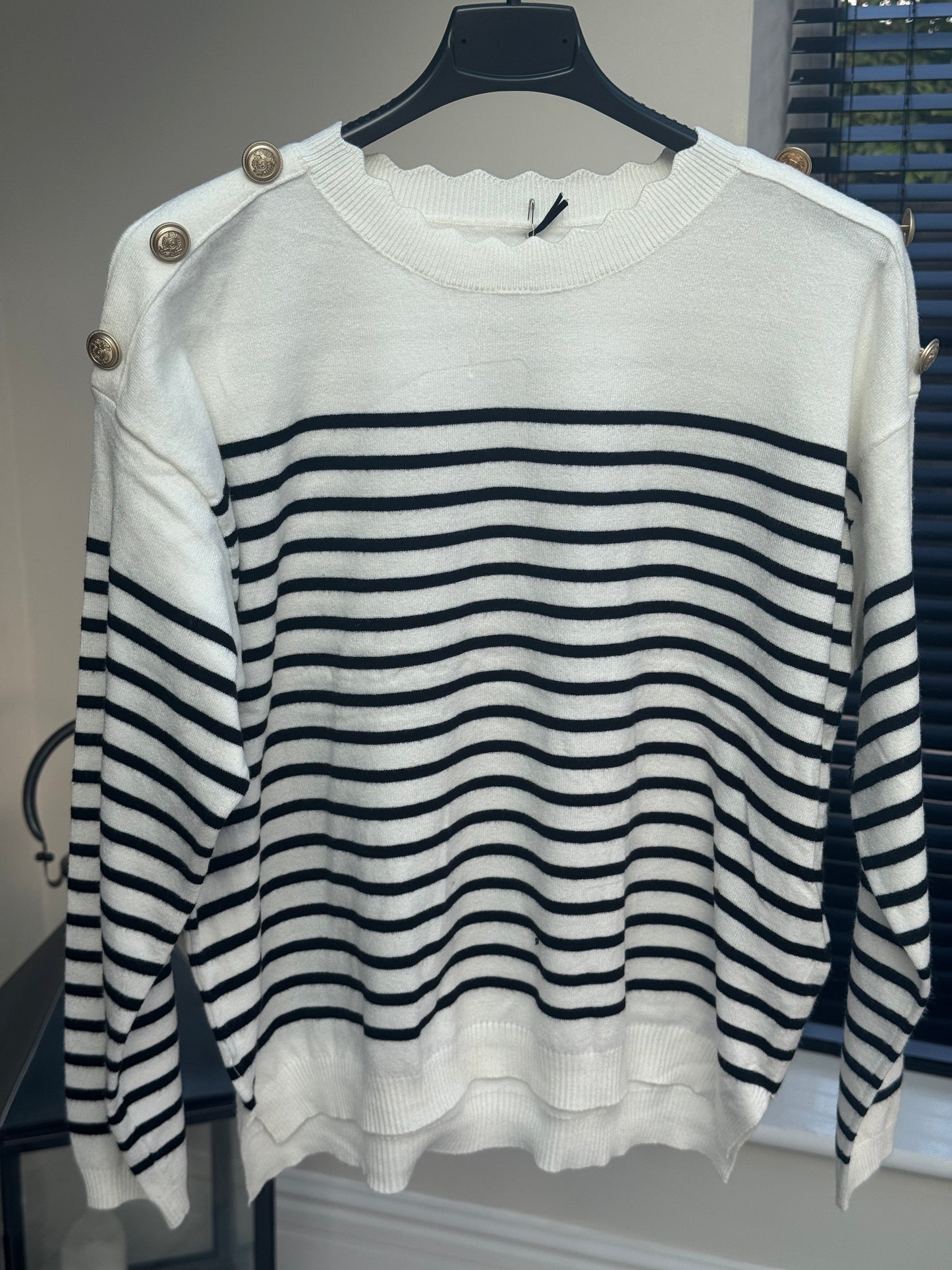 WHITE / BLACK STRIPE LS JUMPER SCALLOP NECK