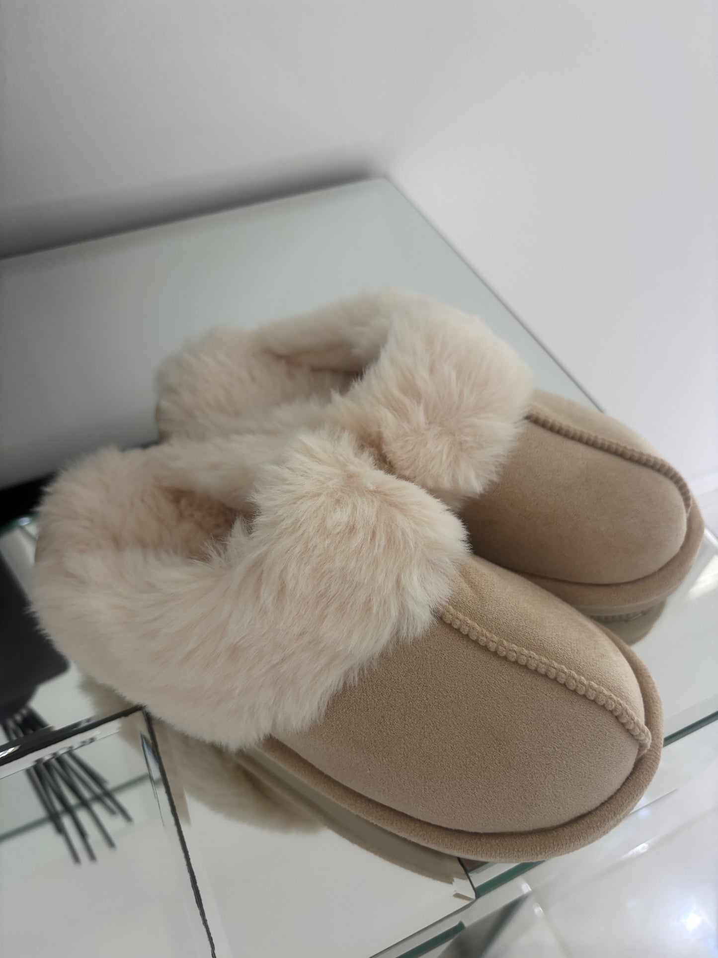 BEIGE FAUX FUR TRIMMED SLIPPERS