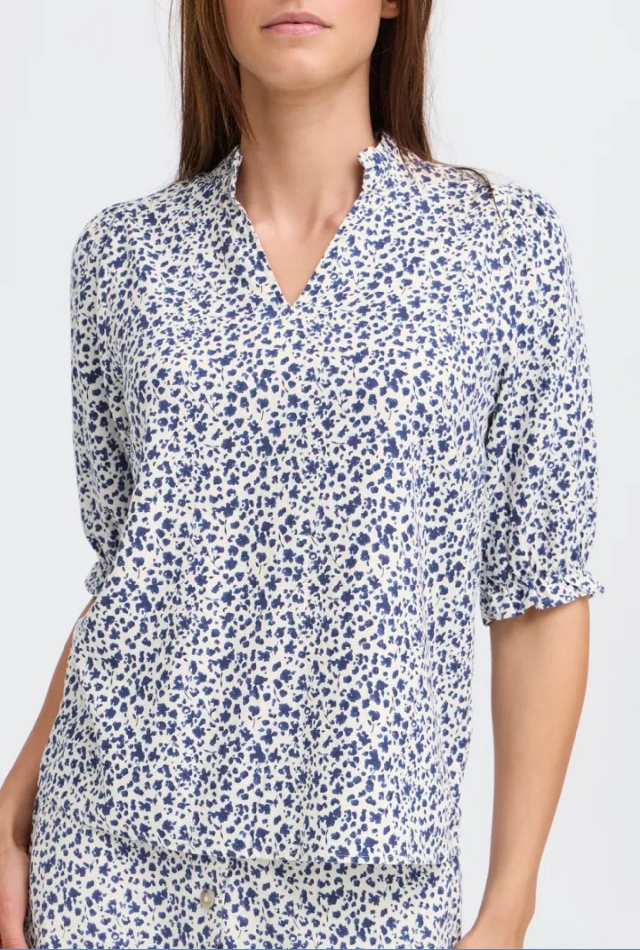 B YOUNG FALAKKA PUFF BLOUSE 20818825 MEDIEVAL BLUE FLOWER