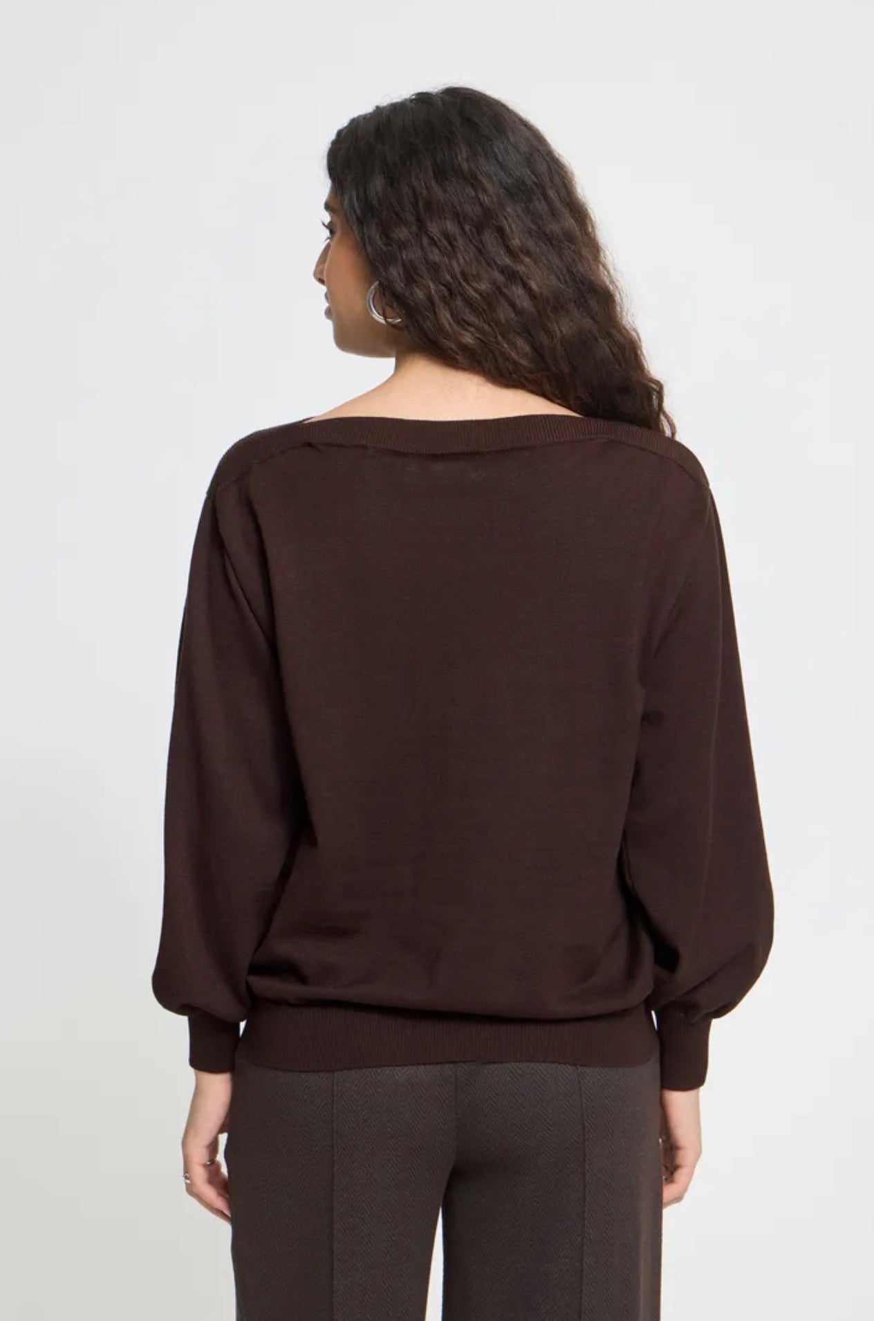ICHI LULS BOAT NECK LS PULLOVER CHOCOLATE TORTE