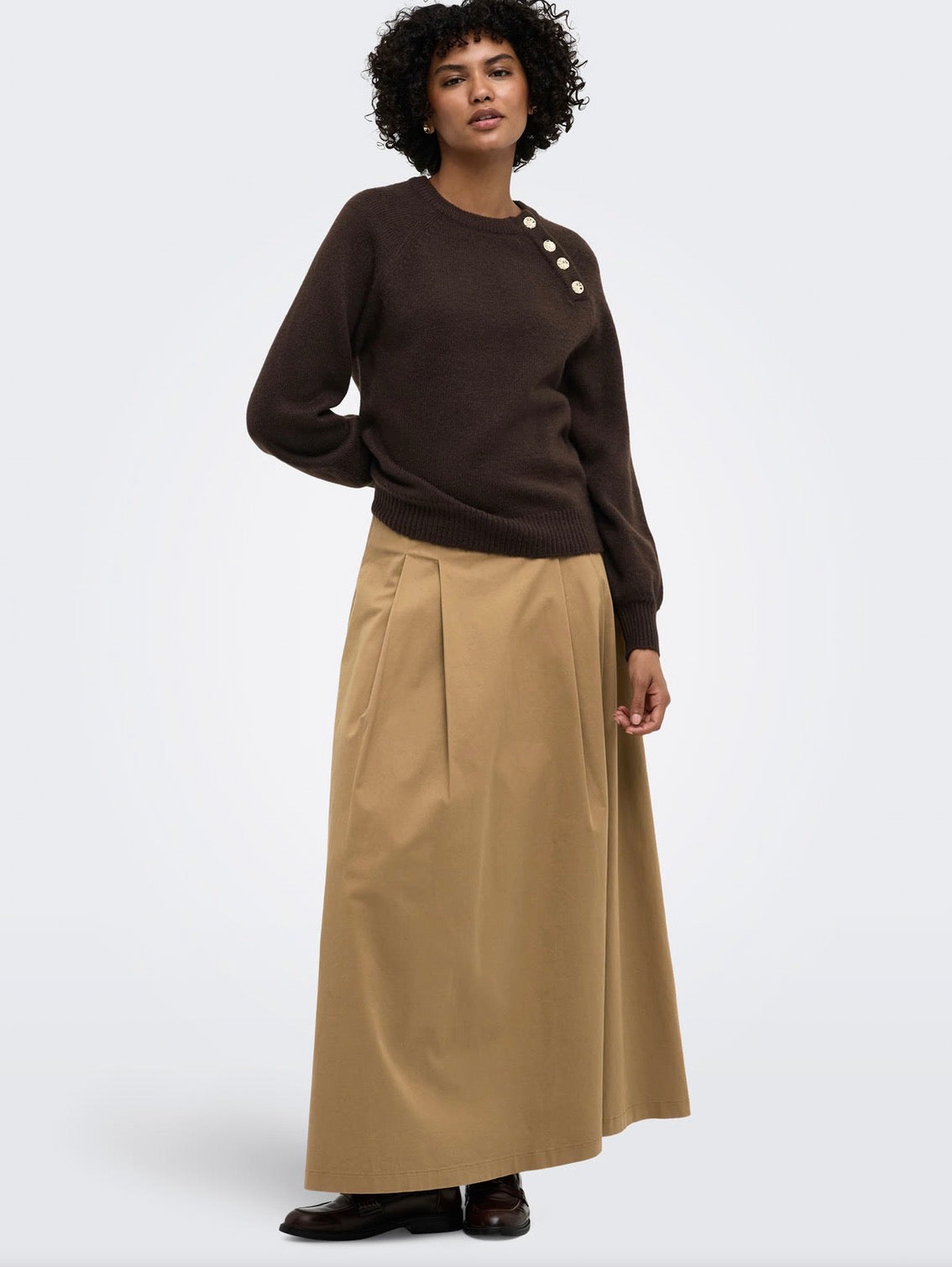 ONLY EMMA LS BUTTON O-NECK KNIT - COFFEE BEAN