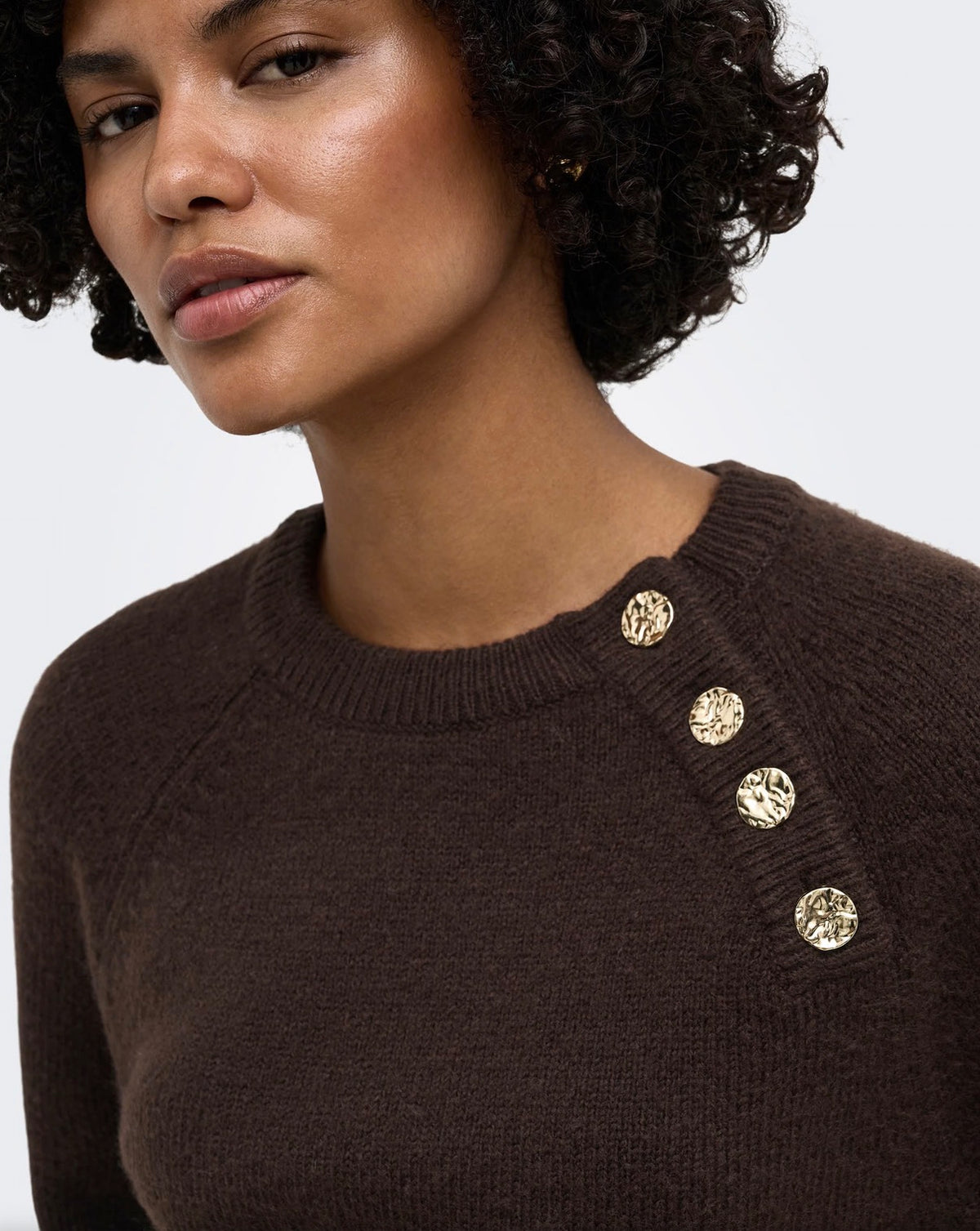 ONLY EMMA LS BUTTON O-NECK KNIT - COFFEE BEAN