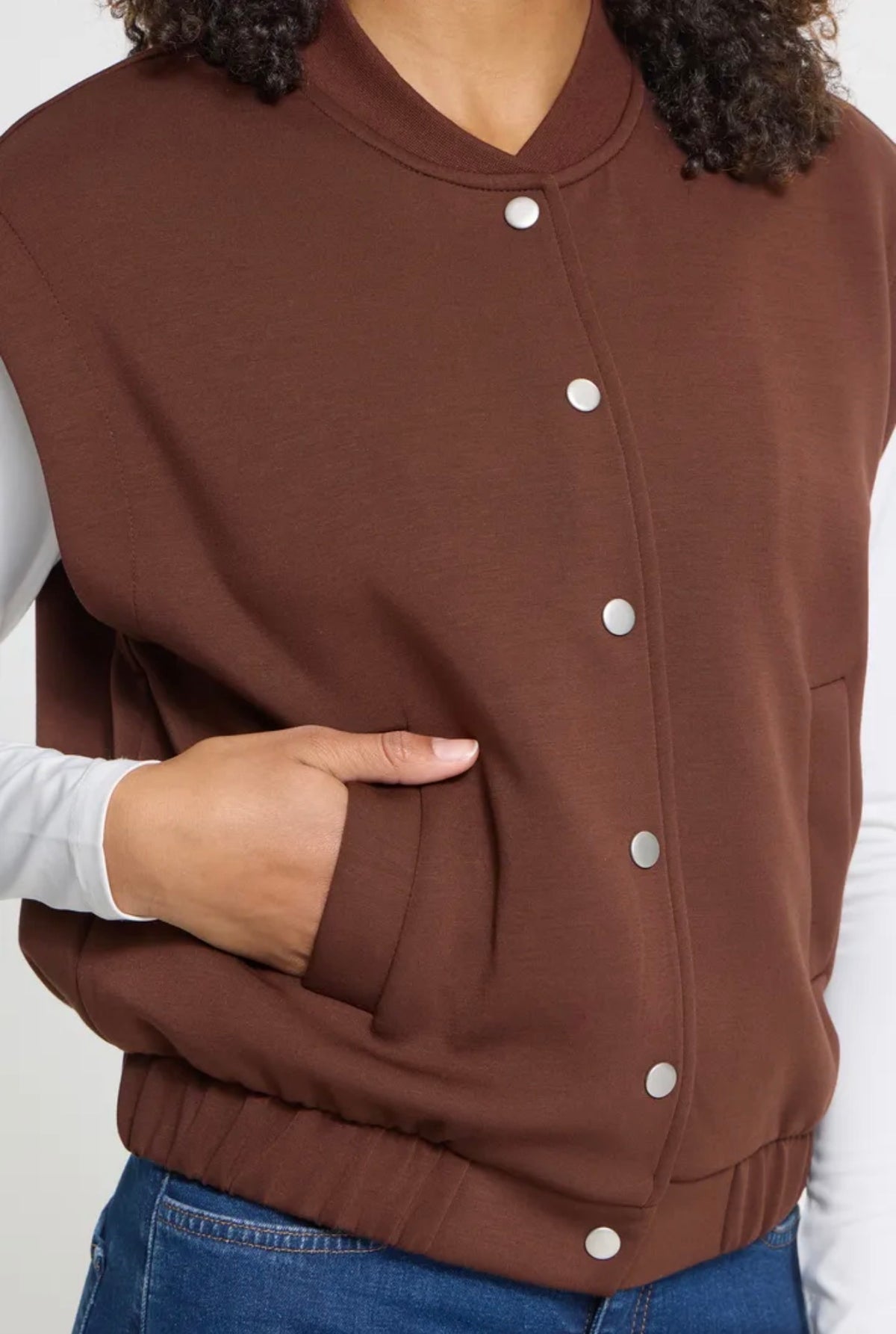ICHI COZY WAISTCOAT TOP - BROWN / BEIGE EMBROIDERY