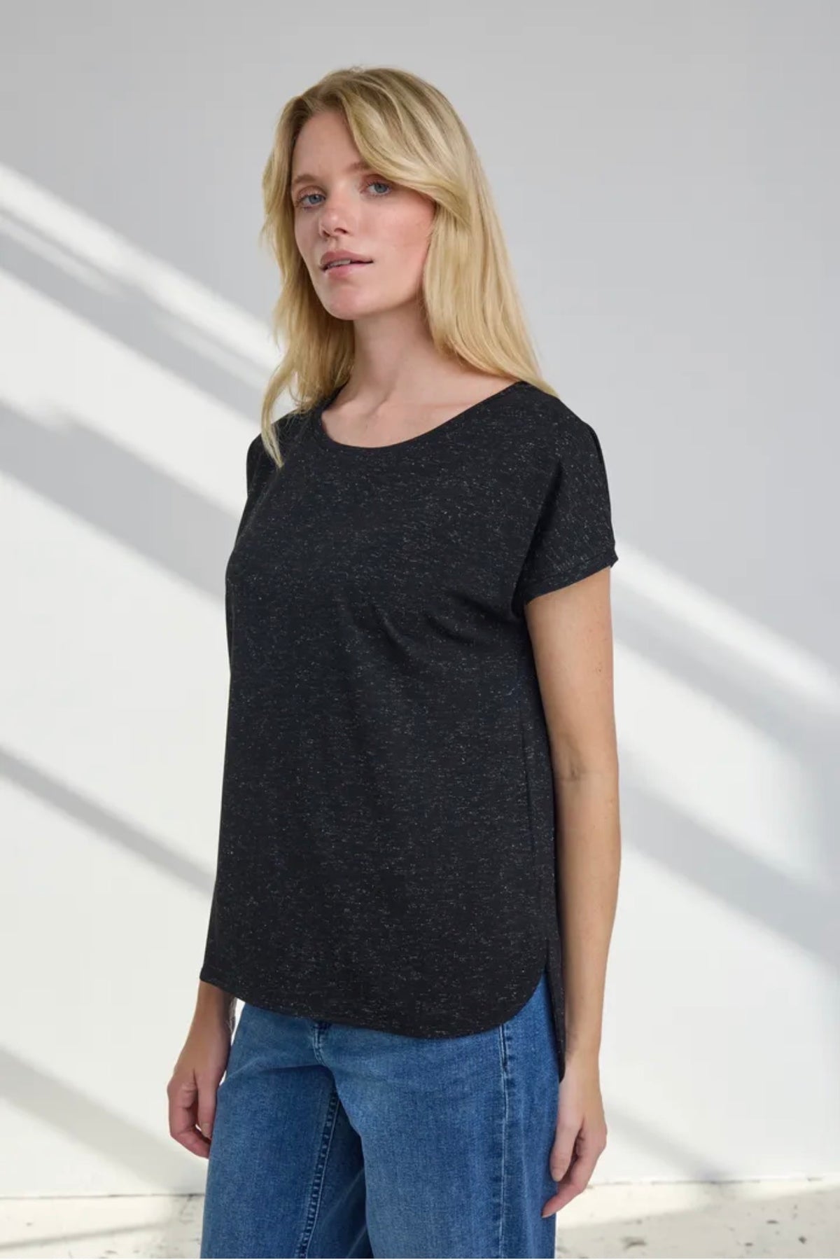 ICHI REBEL SS T-SHIRT - BLACK SHIMMER